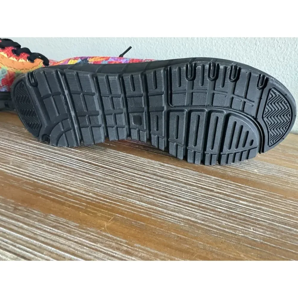 New Yes We vibe Sneakers Beautiful Vibrant Colors Ladies Sz 9 EU 40